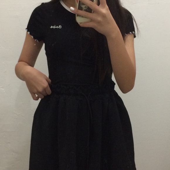 Black Ruffles Crop Top - Picture 1 of 3